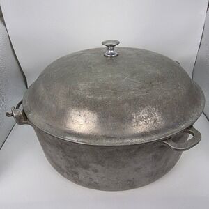 Montgomery Ward Dutch Oven Unisex Large Silver Cast Aluminum Bail Handle Vintage